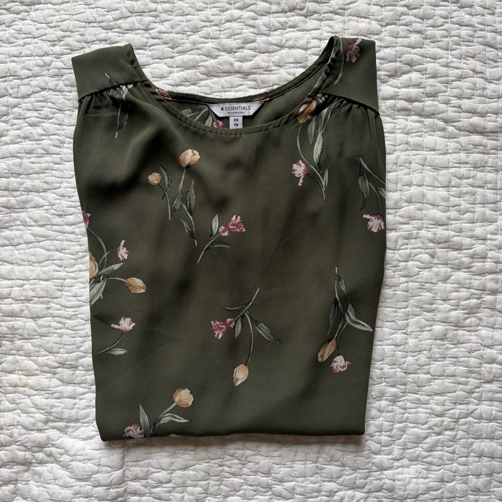 Reitman’s Sleeveless Floral Blouse - Olive Green Size XS - Picture 3 of 5